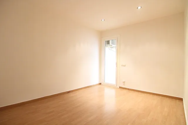 Fantástico piso de 3 habitaciones con ascensor, listo para entrar a vivir en la zona del estatut de Olesa de Montserrat — 18