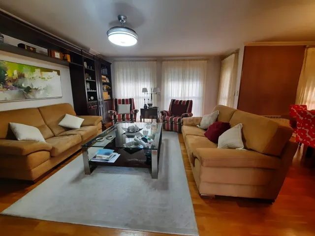 PISO CON ACABADOS DE ALTA CALIDAD, CON GARAJE Y TRASTERO EN 