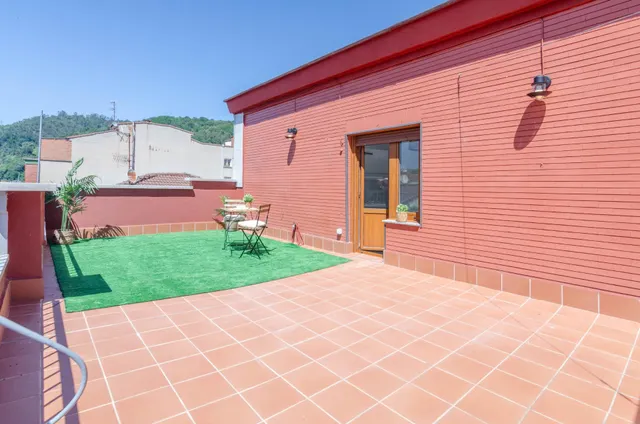 PISO EN ALQUILER CON TERRAZA DE 27METROS EN EL CENTRO DE MIERES — 28