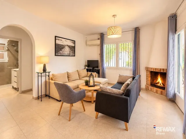 Empuriabrava | Casa mediterránea con piscina privada, jardín - foto 4