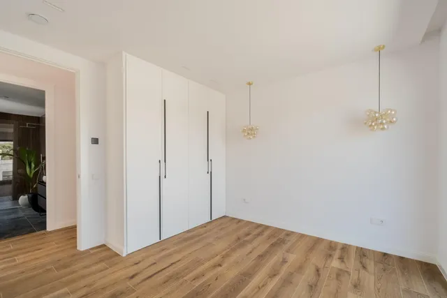 Chalet Pareado de Diseño Vanguardista con Piscina y Máxima Eficiencia Energética en El Bosque — 23