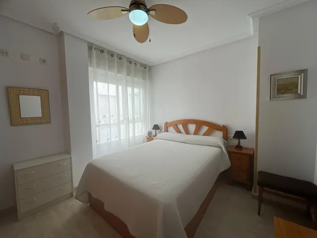 Apartamento de 2 dormitorios con garaje y trastero en Guardamar del Segura — 12