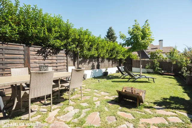 Chalet adosado con jardín y porche acristalado en Urbanización Lomas de Badaguás — 10