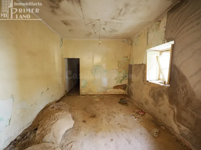 CASA PARA REFORMAR / DERRIBAR EN ARGAMASILLA DE ALBA, POR 42 - foto 4