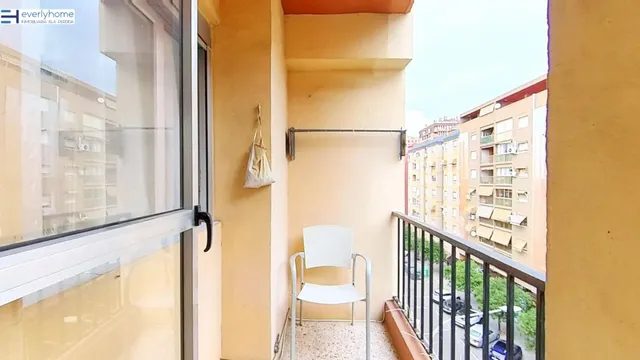 Piso totalmente exterior de 4 habitaciones con ascensor en  Ayora – Blasco Ibáñez — 11