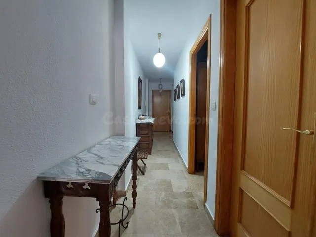 Amplio Piso en Venta en el Corazón de Salobreña - foto 2