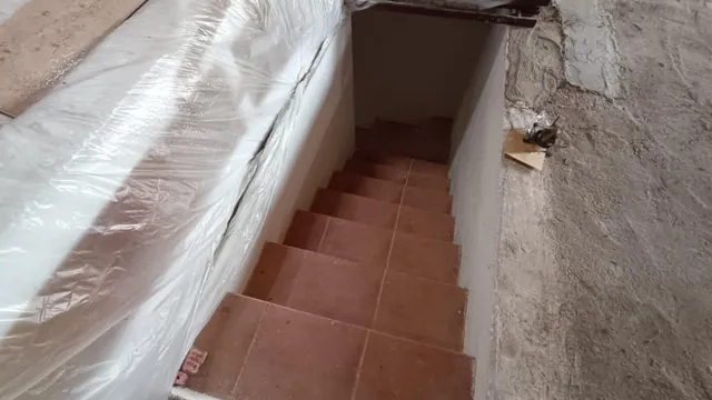 CASA EN VENTA EN MORALES DEL VINO (ZAMORA), 5 DORMITORIOS, BAÑO, BUHARDILLA, BODEGA, JARDÍN, GARAJE... — 28