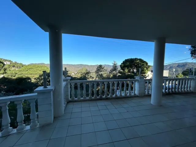 Espaciosa casa con impresionantes vistas a la montaña — 21