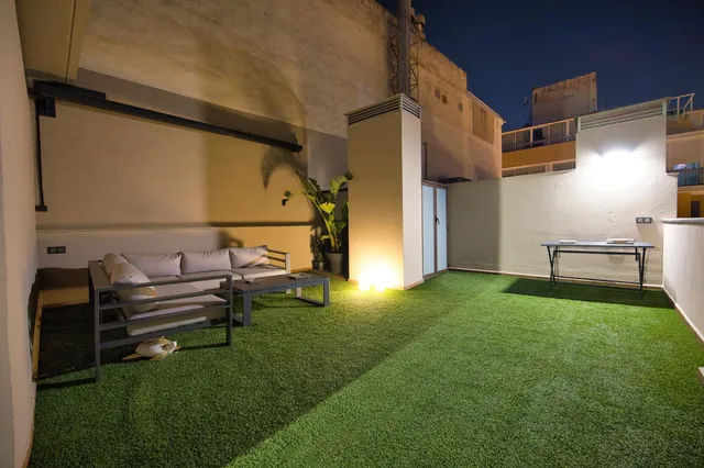 Ático con gran terraza y solárium privado en el corazón de Alicante — 9