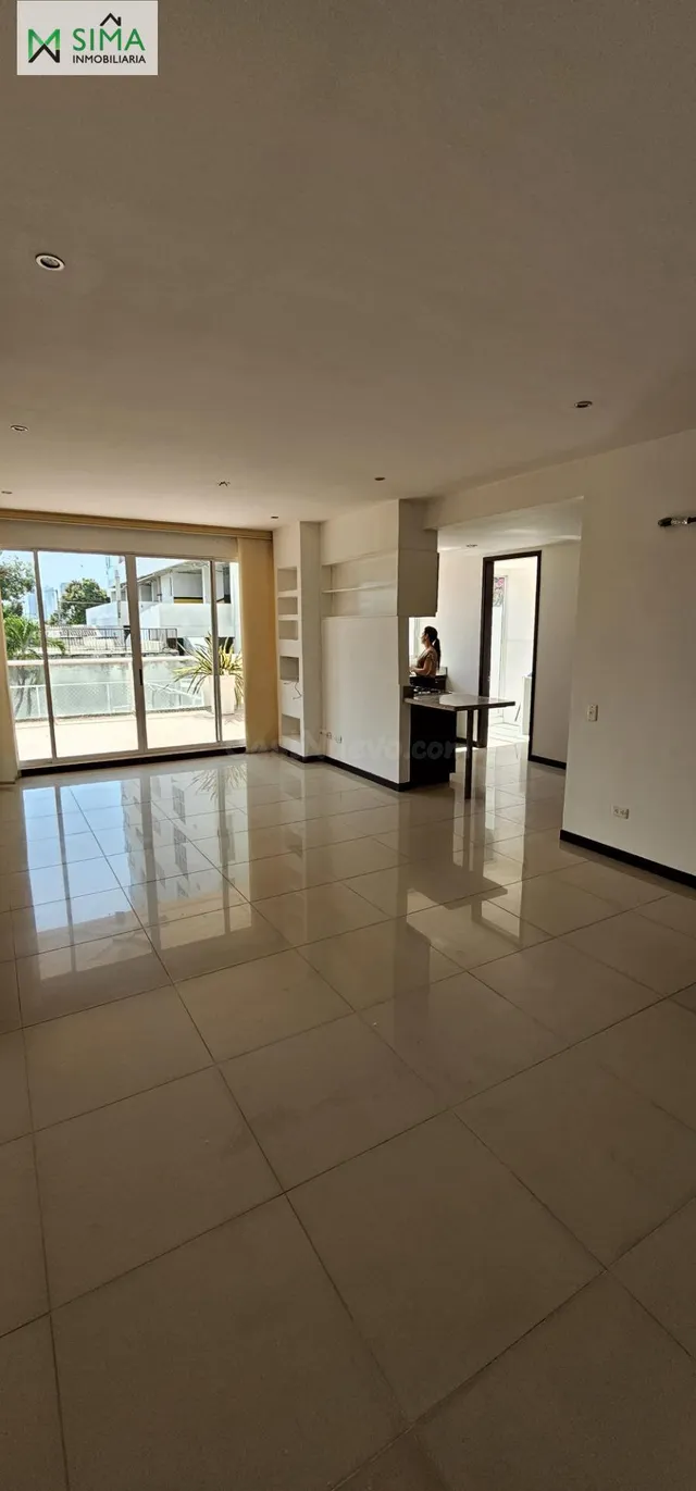 SE ARRIENDA AMPLIO APARTAMENTO DE 131 m2 EN ZONA EXCLUSIVA D