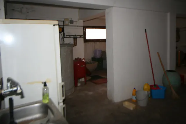 CASA A TRES ESQUINAS SITUADA A ESCASOS METROS DE LA IGLESIA DE LA ASUNCION. — 27