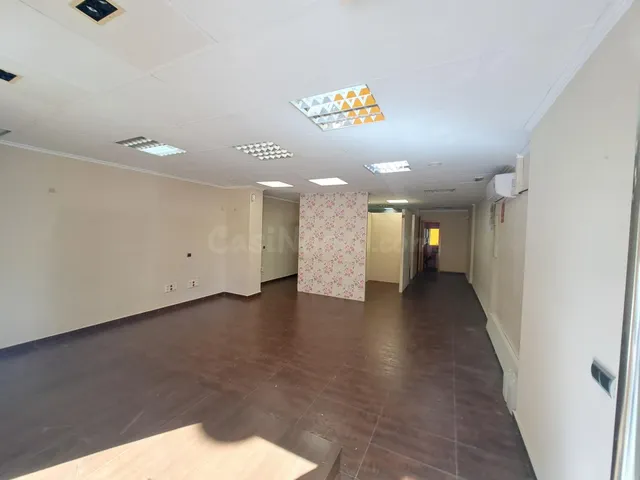 LOCAL COMERCIAL EN ALQUILER - foto 4