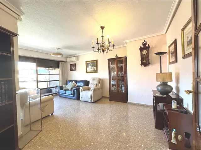 FABULOSA VIVIENDA EN AVENIDA CONSTITUCIÓN DE 3 habitaciones  - foto 3