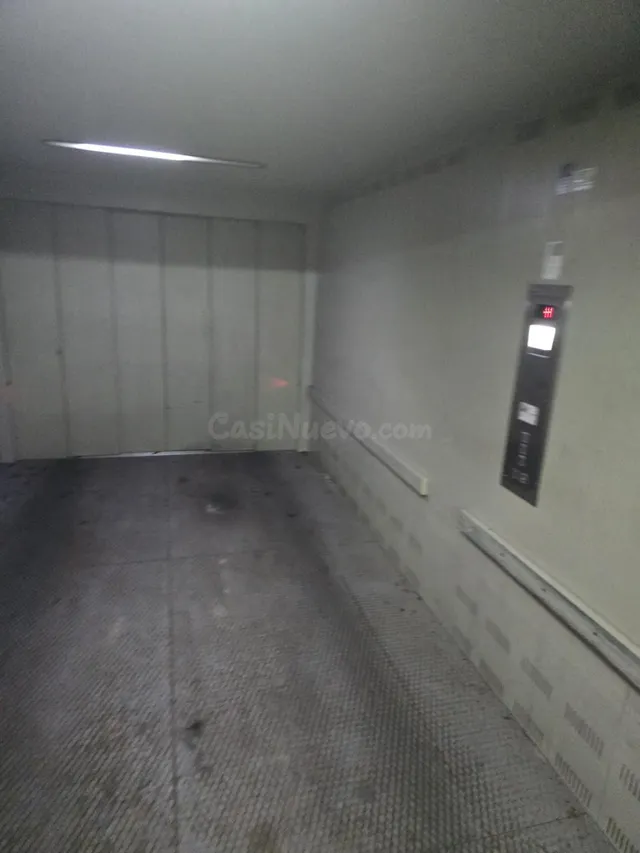 PLAZA DE GARAJE CON ASCENSOR PARA COCHE - foto 2