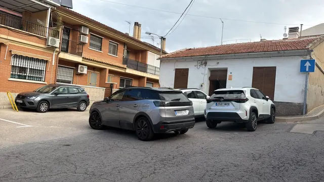 Amplia Casa en Algezares, Murcia - Oportunidad para Reformar — 8