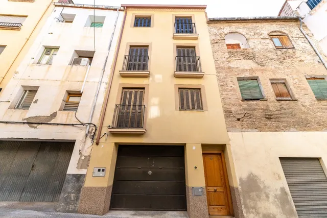 Casa seminueva en venta en el centro de Falset
