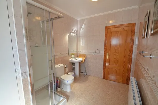 Villa 3 habitaciones 140m² en venta - Campos del Río — 28