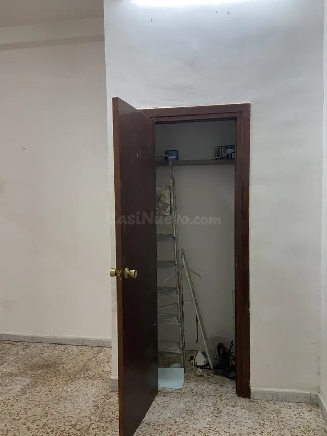 Local comercial junto entre Av. Barcelona y Av. Libia - foto 5