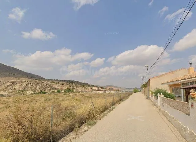 SE VENDE local comercial OKUPA en C Los Alemanes 21 de Fortu