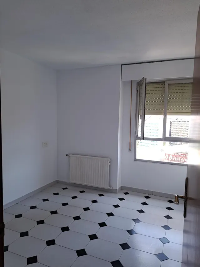 Amplio piso con 4 dormitorios y vistas al mar y Benidorm en zona Levante. — 29