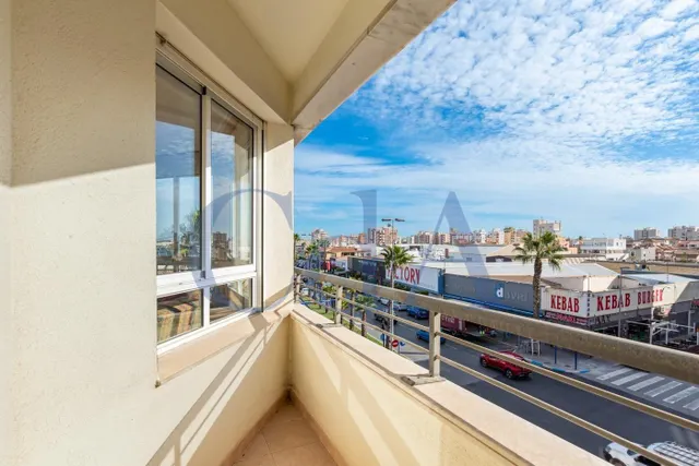 SE VENDE APARTAMENTO / ASCENSOR / TORREVIEJA / ALICANTE — 6