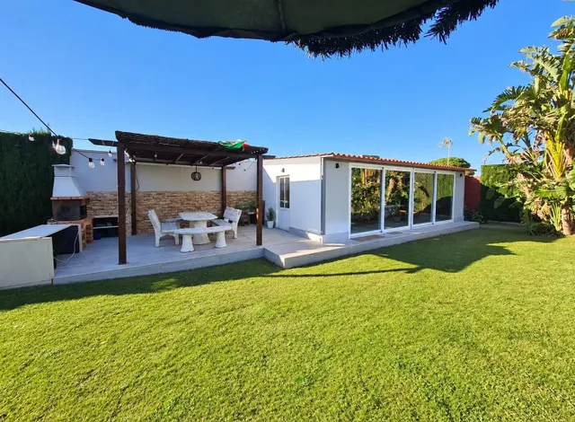 CHALET INDEPENDIENDIENTE EN PARCELA DE 1.450 M2, PISCINA Y AMPLIAS ZONAS EXTERIORES — 26