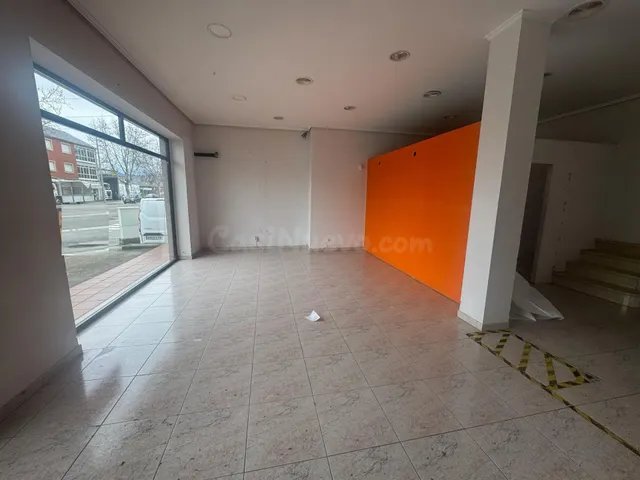 SE ALQUILA LOCAL DE 110 M2 EN COMPOSTILLA - foto 4