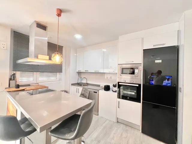 FANTASTICA VIVIENDA CERCA DEL TRAM — 6