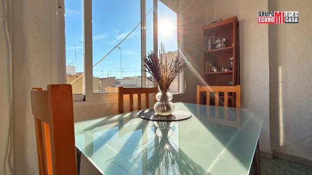 Vivienda de 3 dormitorios con balcón en Plaza Madrid, Elche (Alicante) — 14
