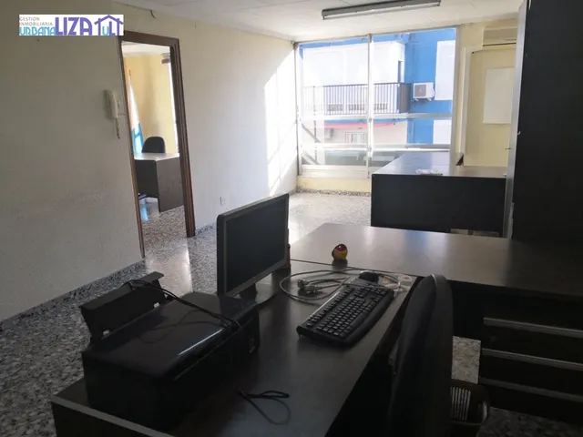 LOCAL EN EL CENTRO DE ALICANTE — 2