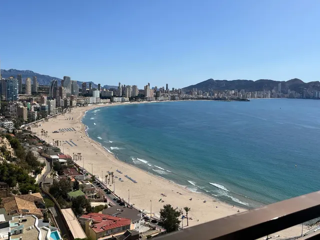 Se vende impresionante Atico de 2 dormitorios con vistas al mar con garaje y trastero — 35
