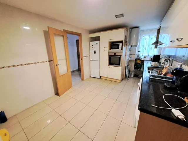 Se vende estupendo piso en la zona de Albuixarres en Alzira - foto 5