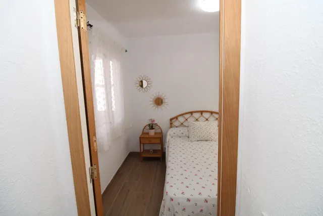 Piso totalmente reformado en segunda línea de playa — 32