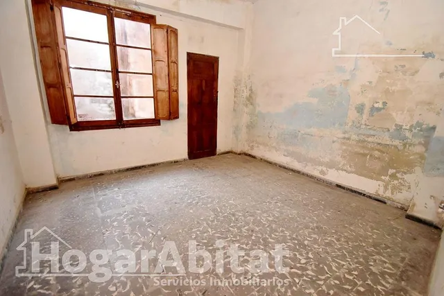 ¡Hazla a tu gusto! Casa amplia y luminosa de tres alturas para reformar, cerca del ayuntamiento — 29
