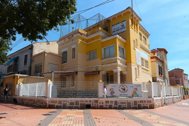 CHALET EN CIUDAD JARDÍN DE 253 M2 — 3