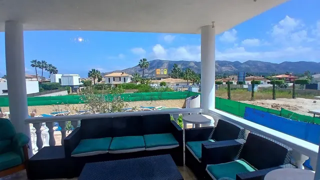 IMPRESIONANTE CHALET EN ALFAS DEL PI — 24