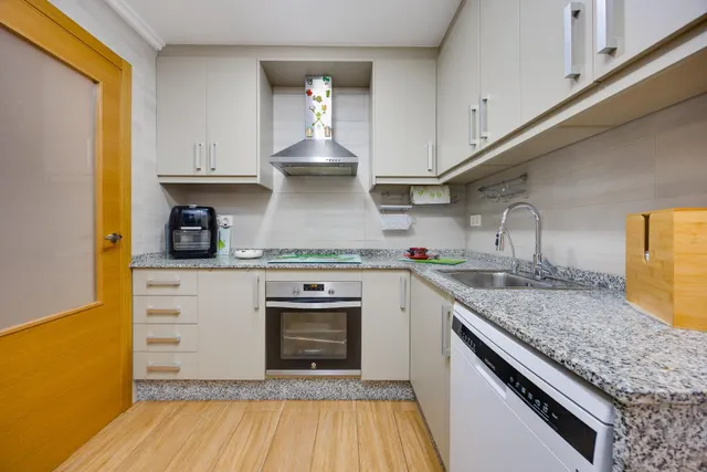 Apartamento reformado de 3 dormitorios y 2 baños a escasos 75 metros de la playa del acequión — 13
