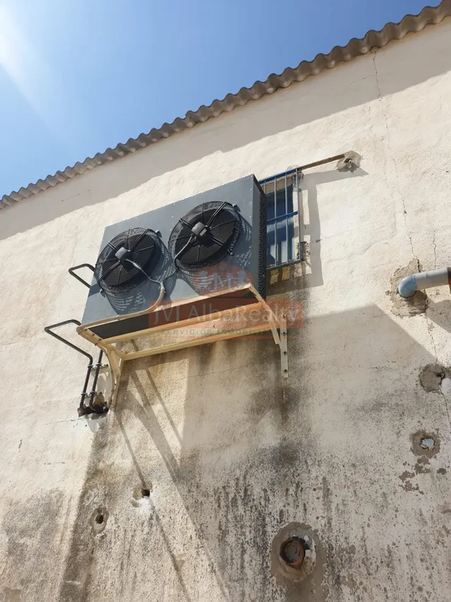 Se vende terreno en la carretera de Ayora con dos naves — 29