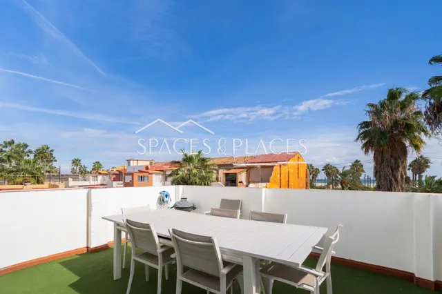 Alquiler de casa en playa Malvarrosa de 5 habitaciones y 4 b - foto 2