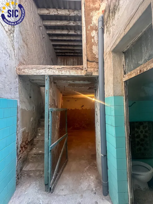 Casa de planta baja y dos alturas en el centro de Castellón, zona Tascas, junto a Fadrell, Borrull ideal para restauración o para vivienda. — 16