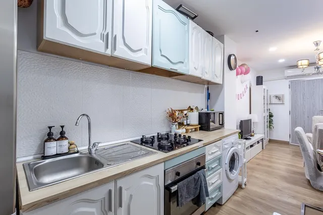 Local adaptado a vivienda en el Zaidin. — 7