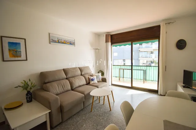 PISO LUMINOSO CON TERRAZA Y VISTAS DESPEJADAS EN SITGES — 6