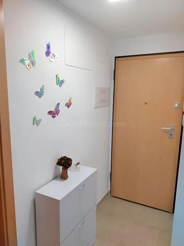 En venta, apartamento de 2 habitaciones con amplia terraza e - foto 2