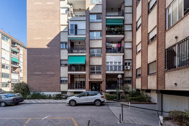 Espacio, luz y comodidad en una vivienda con grandes posibilidades en zona Alcampo — 28