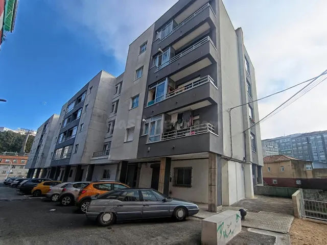 OPORTUNIDAD EN PONTEVEDRA CENTRO CON ASCENSOR Y EXTERIOR - foto 2