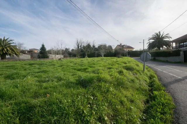 PARCELA DE 721M2 EN BRIBES, CAMBRE — 2