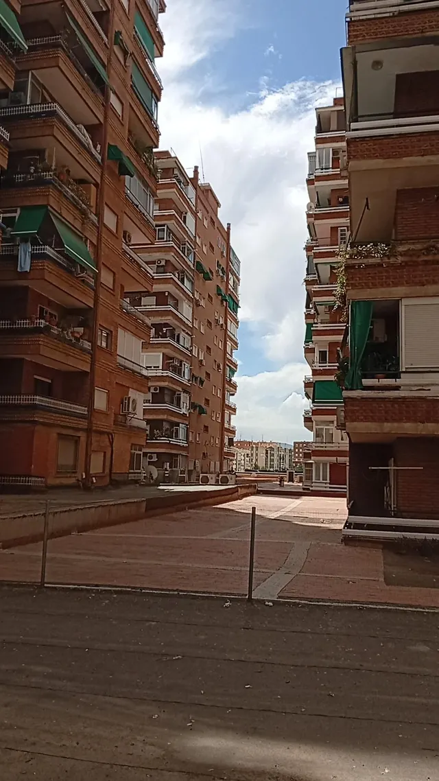 ¡Piso Ideal para Estudiantes junto a la Parada de Metro Villarejo! ref: DLR280 — 22