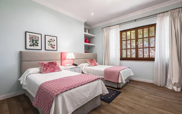Chalet 20 habitaciones 1785m² en venta - Marbella — 20
