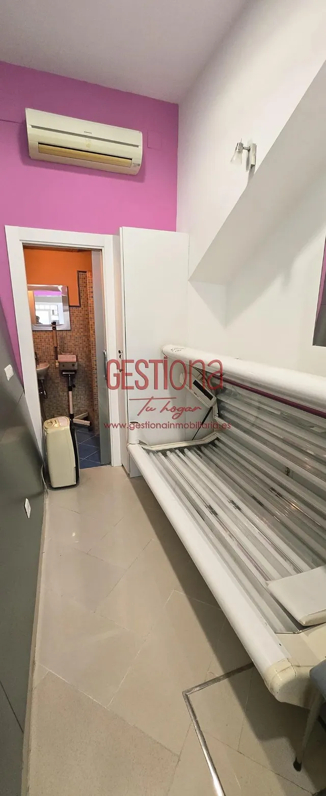 LOCAL COMERCIAL EN LA CALLE CISNEROS. SANTANDER — 14