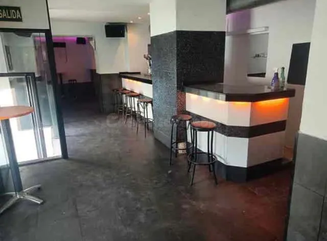 Precioso bar ubicado en el centro de la ciudad. - foto 3